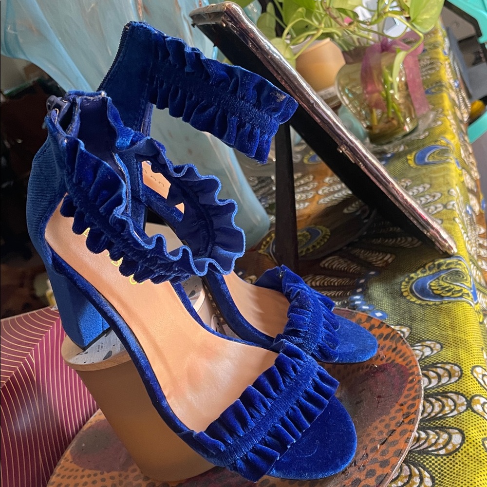 Velvet Ruffle Sandals - Picture 3 of 6